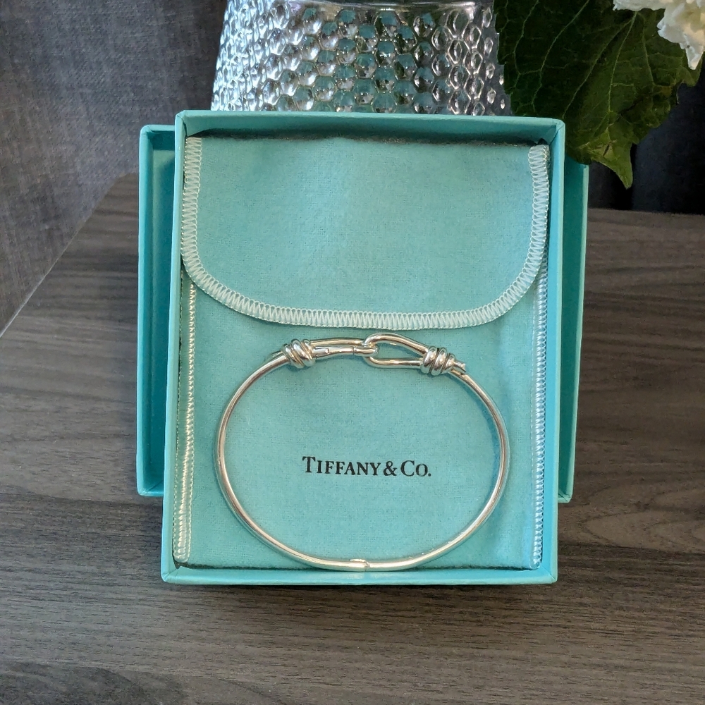TIFFANY & CO.Sterling Silver Paloma Picasso Knot Hinged Bangle Bracelet